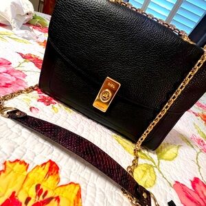 Coach Elegant  Leather Shoulder Bag